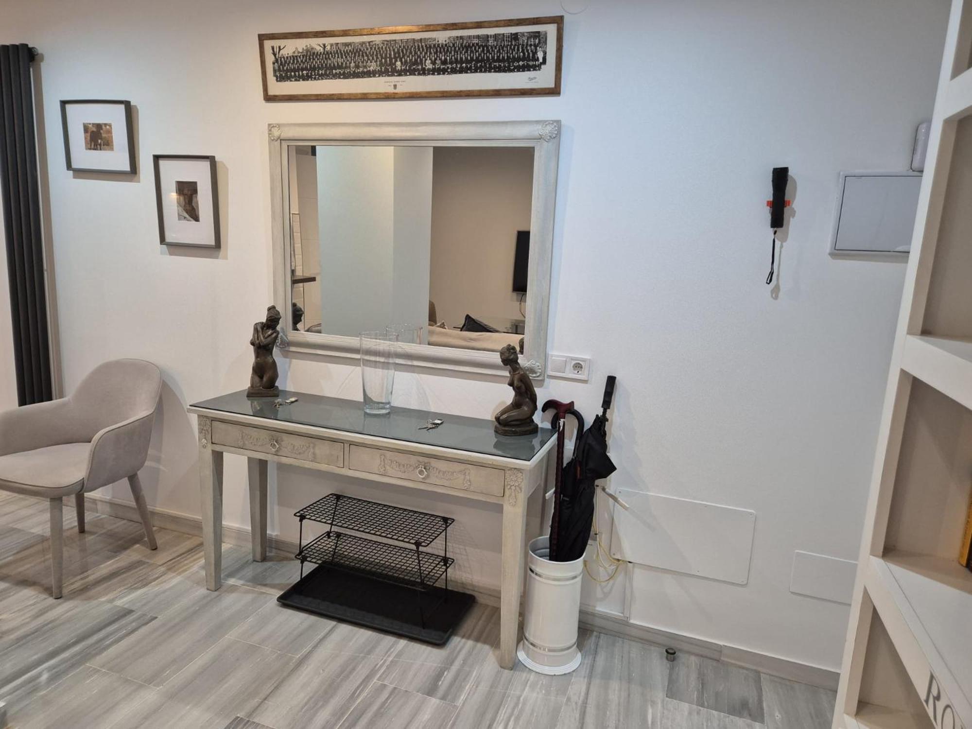 Luxurious Three Bedroom Duplex Close To *